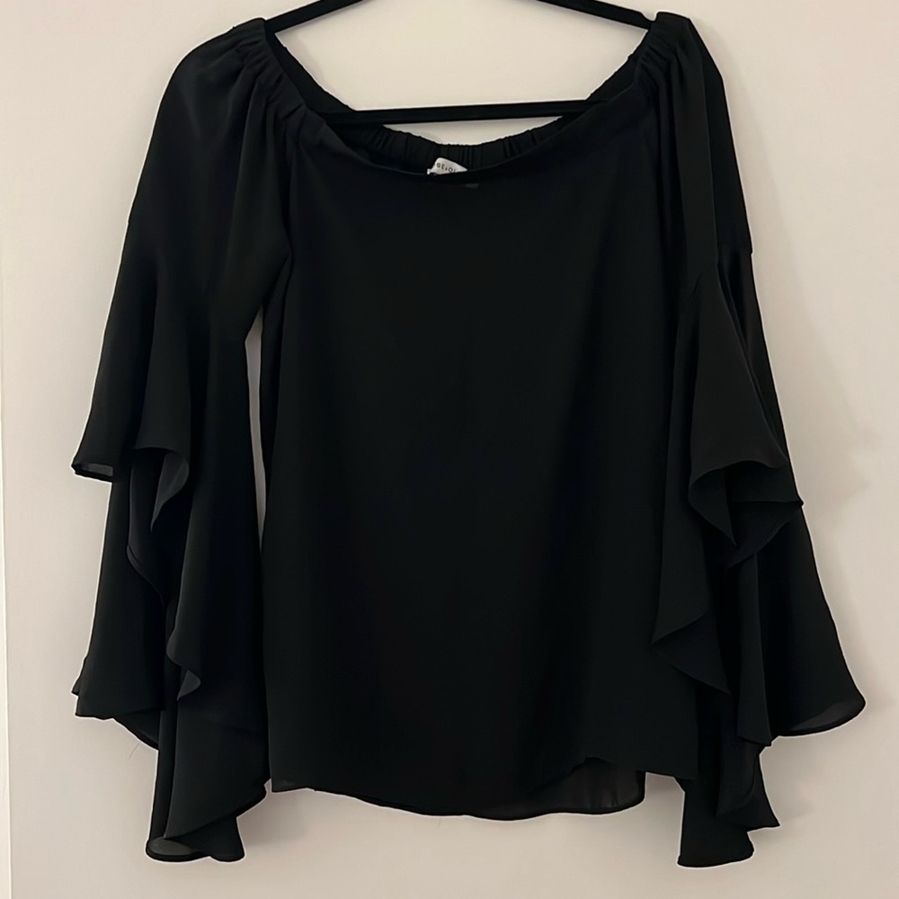 Rose and Olive Off the Shoulder Flutter Sleeve Top Size M